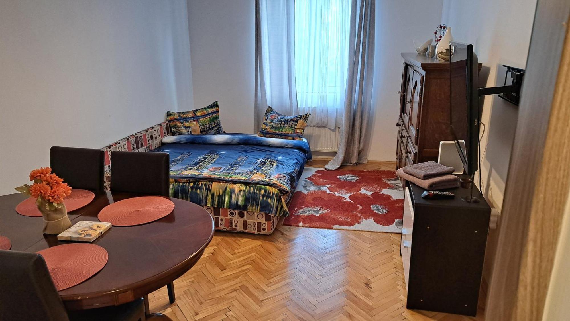Lovely 1 Bedroom Apartment In City Centre, Sleeps 4 ! ทูร์ดา ภายนอก รูปภาพ